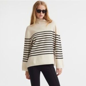Women’s H & M stripped mock turtle neck size S